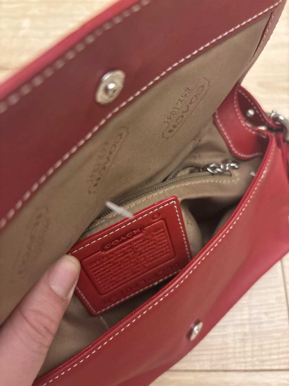 Y2K Coach Mini Legacy Shoulder Bag in Burgundy Red Leather Coach Vintage - Picture 5 of 15
